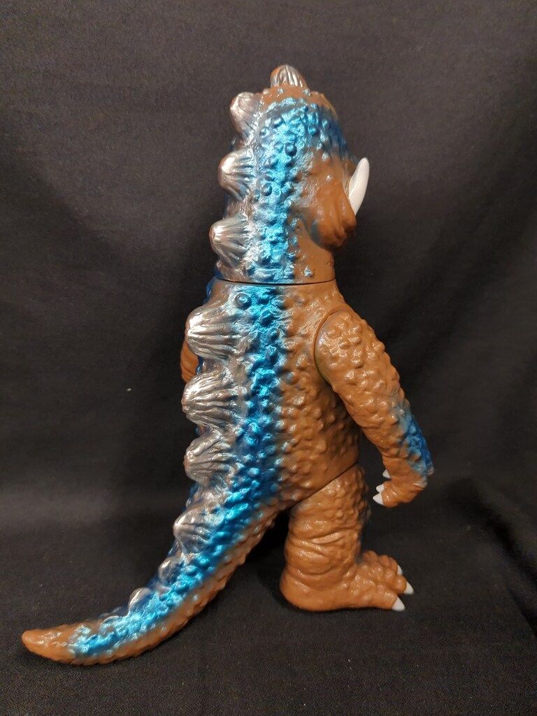 ピコピコ 怪獣大王 実写版 茶色成型/緑/メタ青/銀 - メルカリ