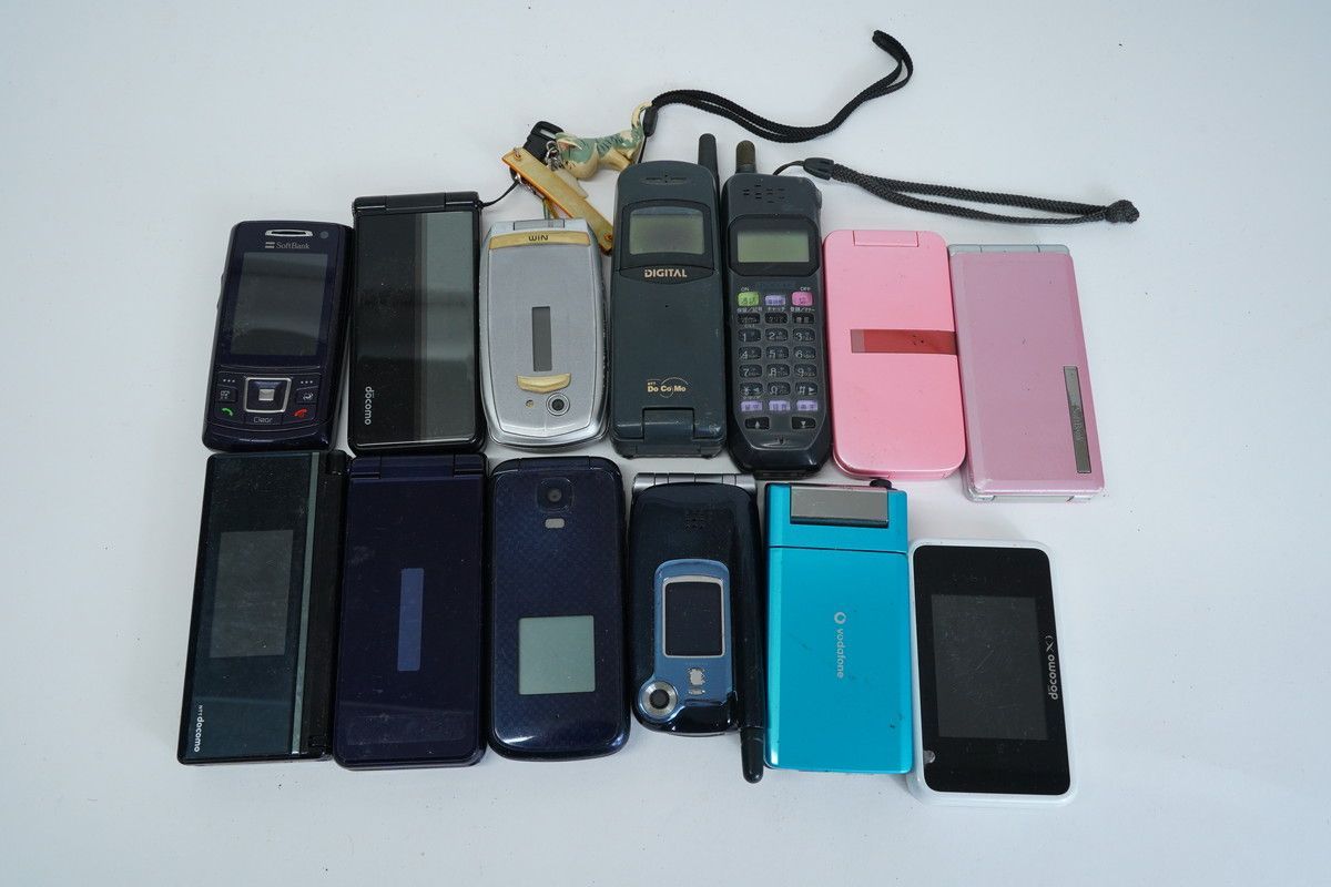 9.568 △ 携帯電話 スマホ ケータイ まとめ売り 大量 ジャンク品