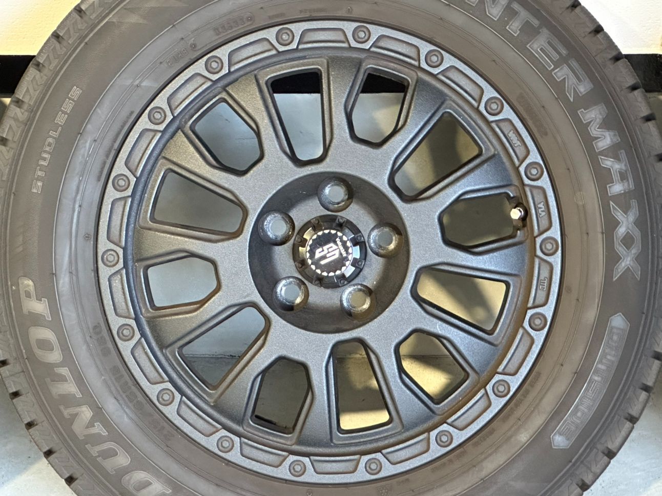 XTREM-Jホイールスタッドレスタイヤ4本セット ジープレネゲード ジープレネゲード スタッドレスホイール4本セット XTREM-Jホイール