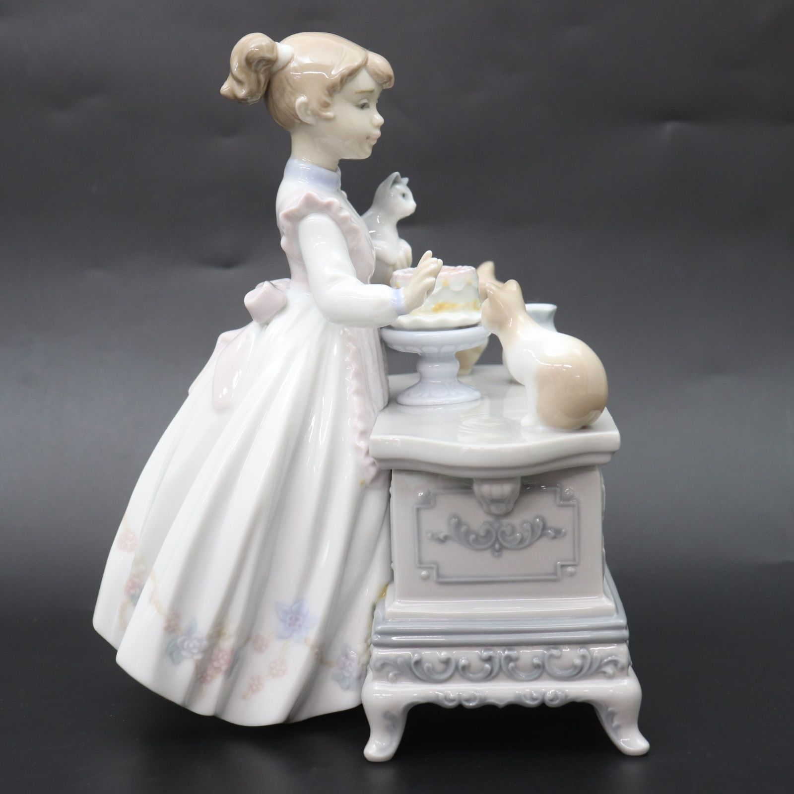 ITKNLL9ZAW84 LLADRO リヤドロ 私のバースデーパーティ #6134