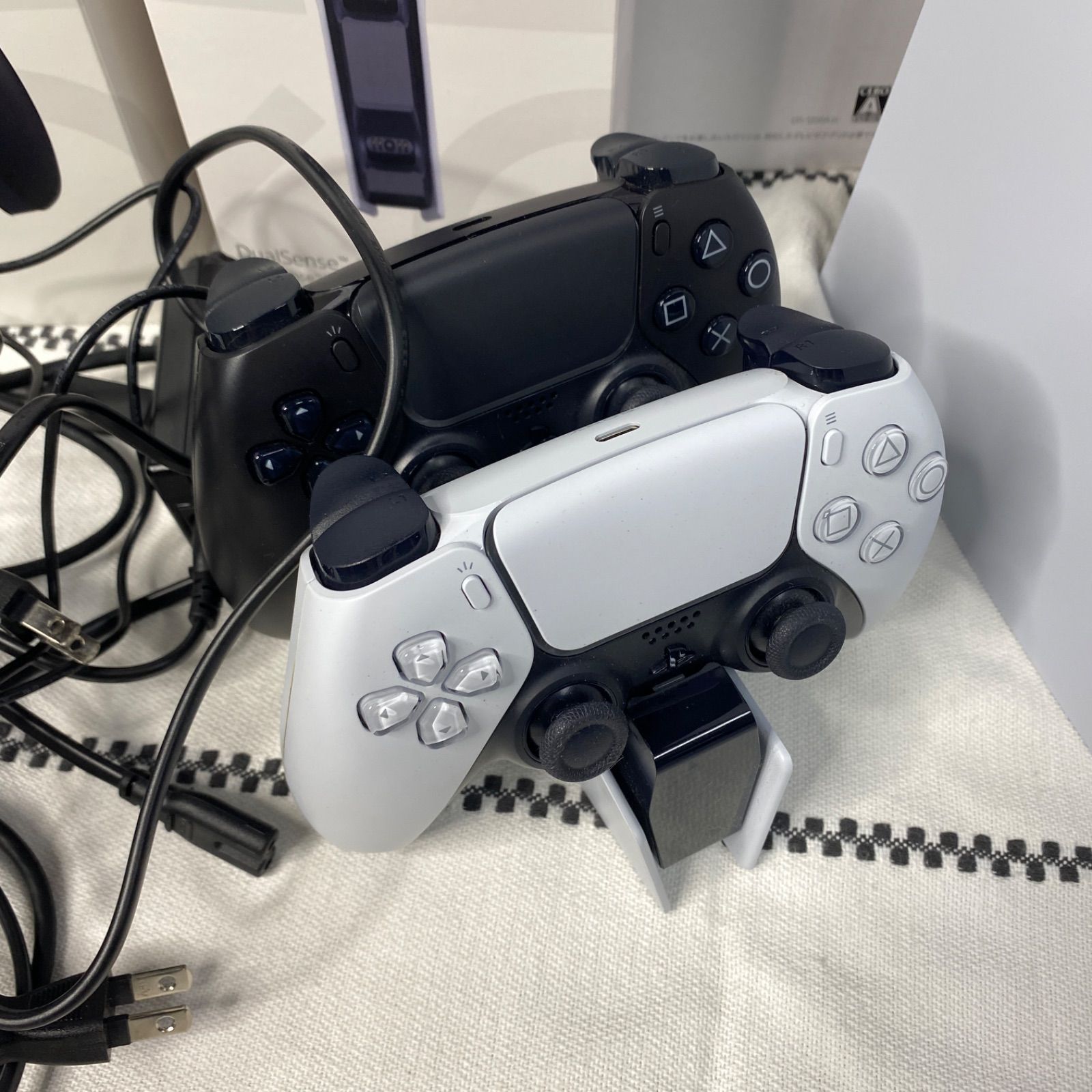 美品】PlayStation 5 本体 CFI-1200A01 ゲームソフト4本