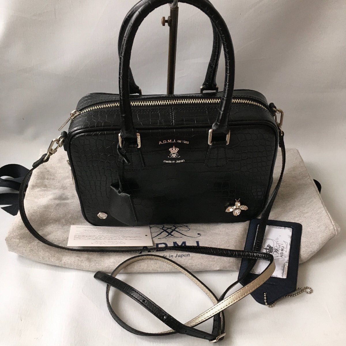 エーディエムジェイ THE BEE スワロフスキー ショルダー ADMJ