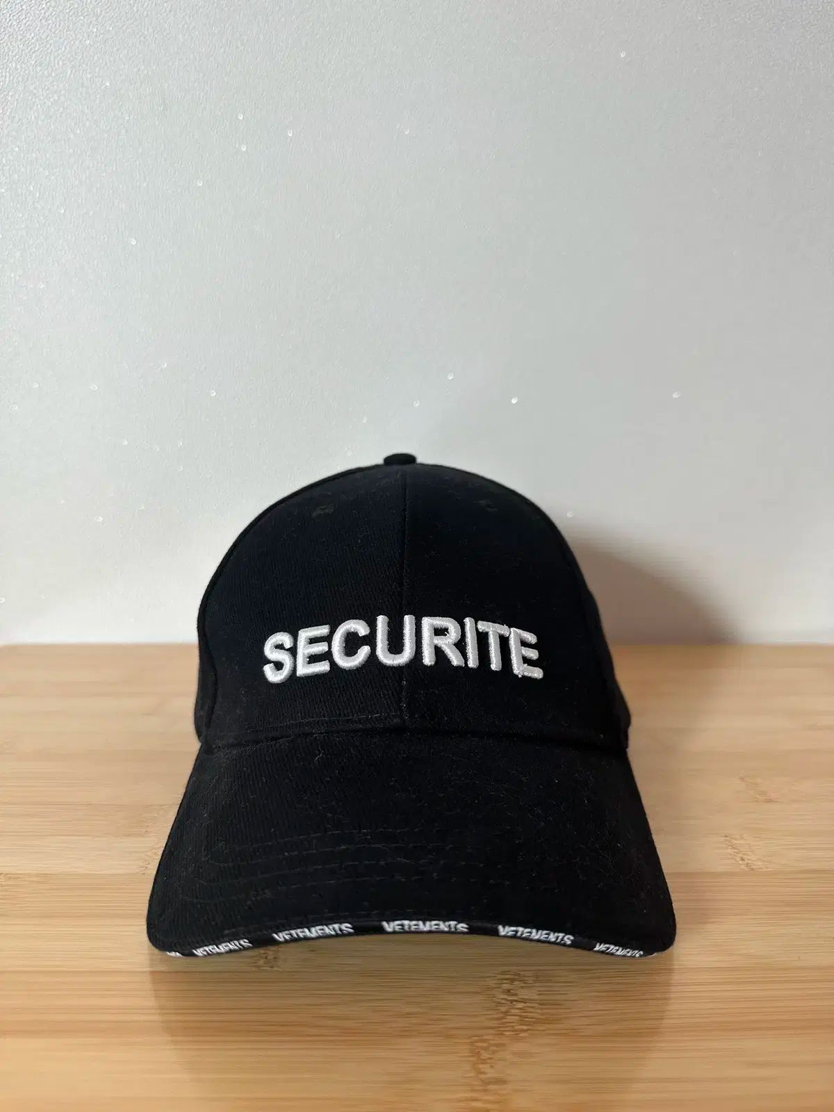 ヴェトモン シキュリティー ベースボールキャップ