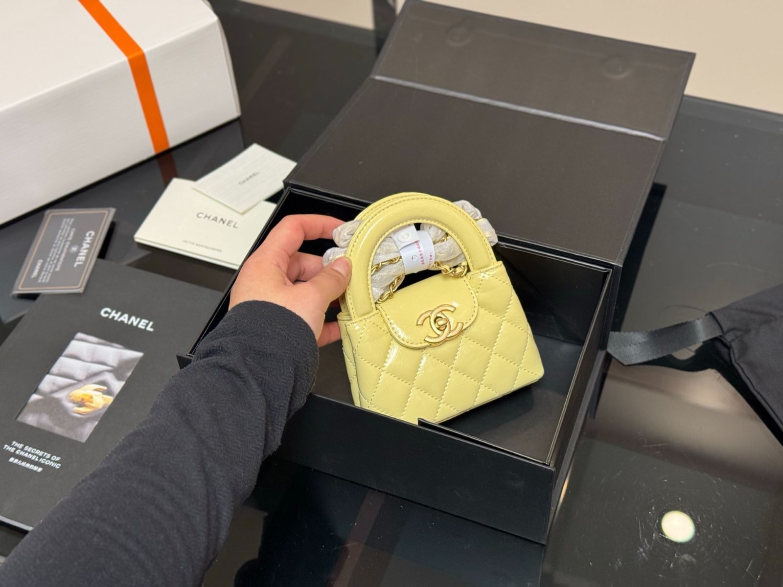 CHANEL 23K ケリー オイルドレザー ミニバッグ ? 12.5×8.5cm