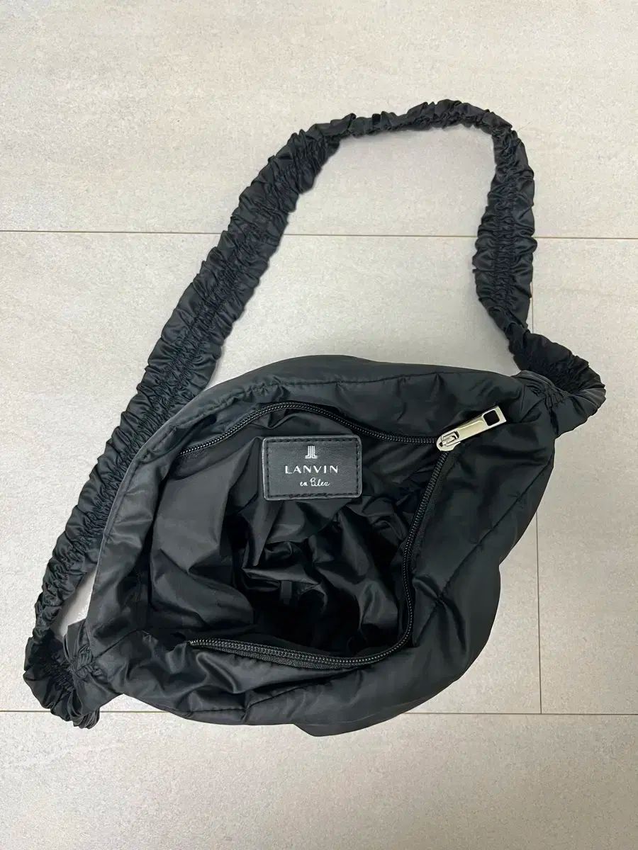 LANVIN ランバン ブラック シャーリング ショルダーバッグ クロスバッグ