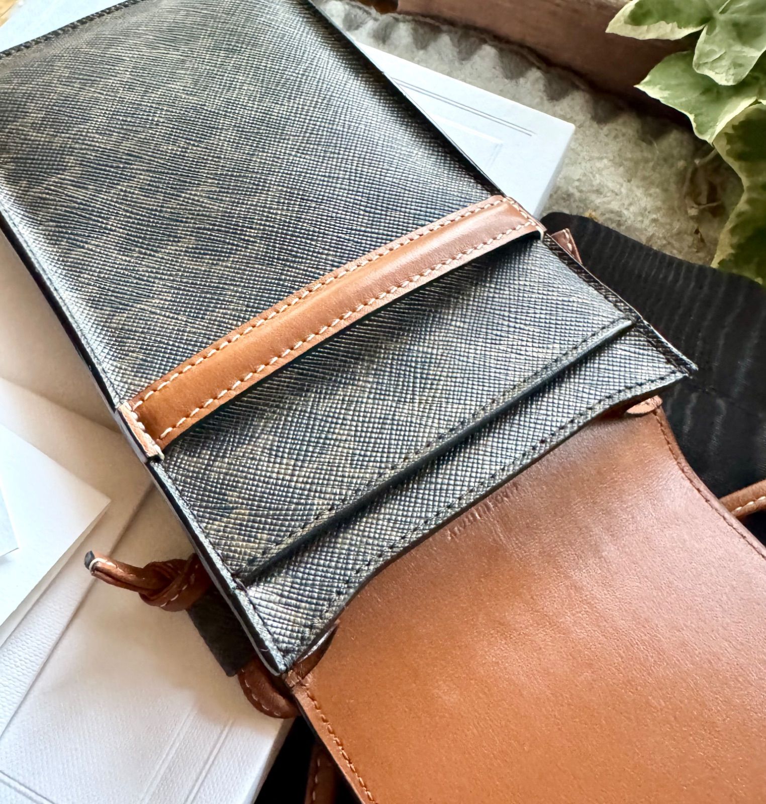美品✦CELINE◇スマホショルダーバッグ*トリオンフ* モバイルポーチ 