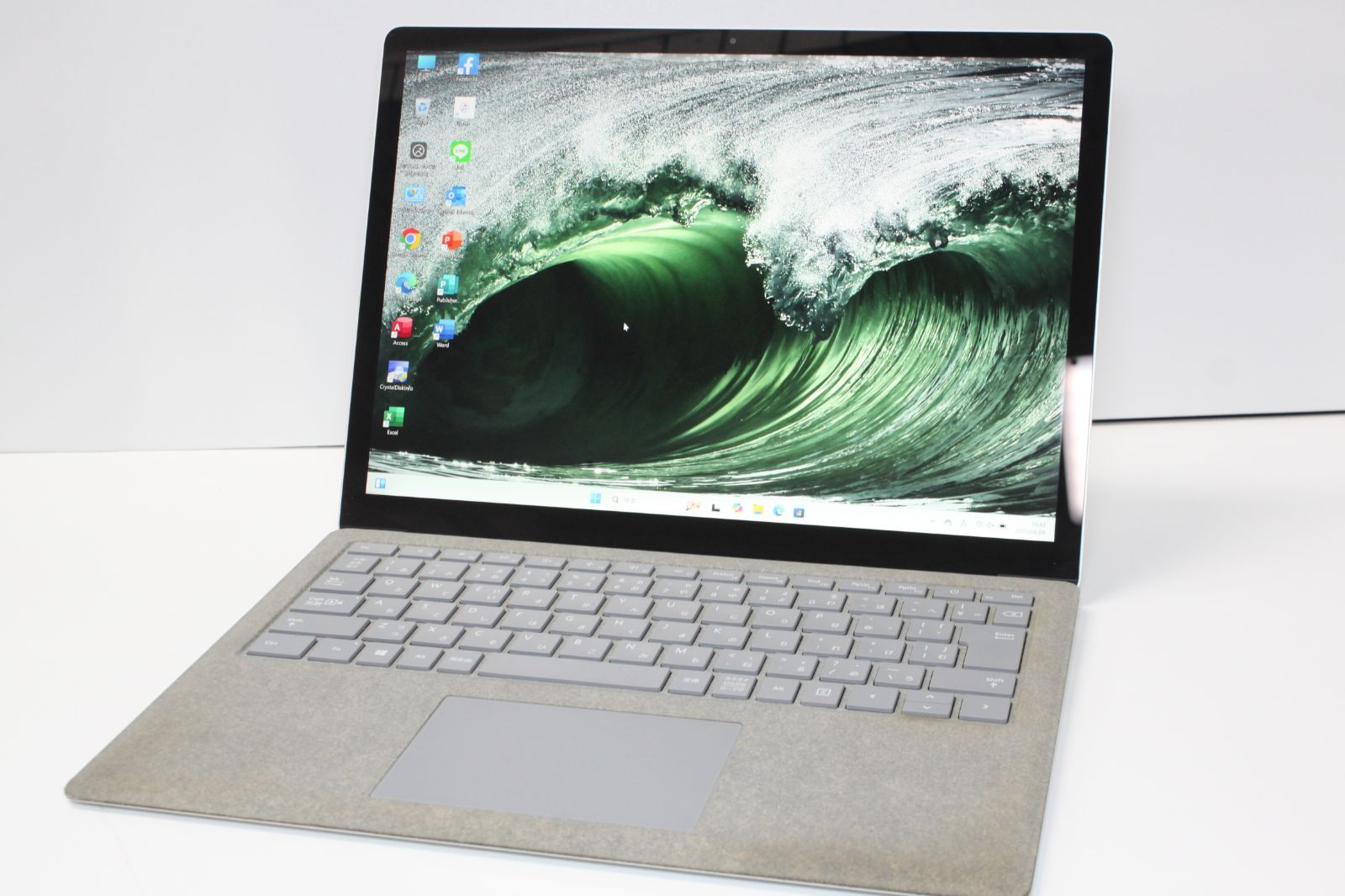 Surface Laptop 2|Intel Core i5|128GB|メモリ8GB