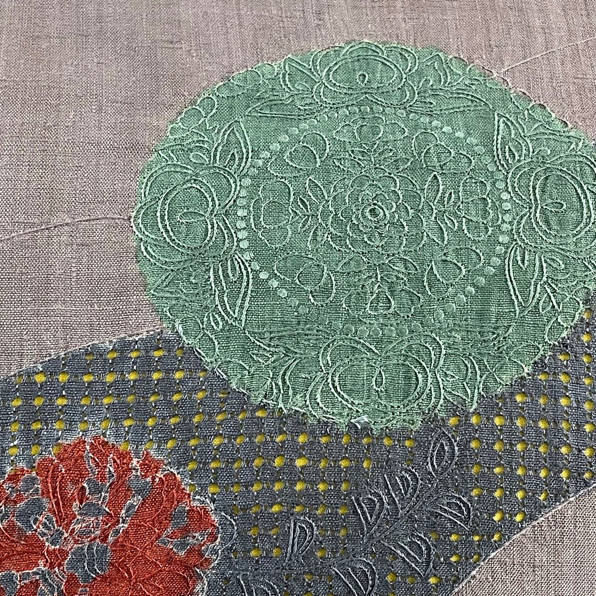 ☪ 名古屋帯 秀品 紬地 華文 草花 刺繍 灰紫 正絹