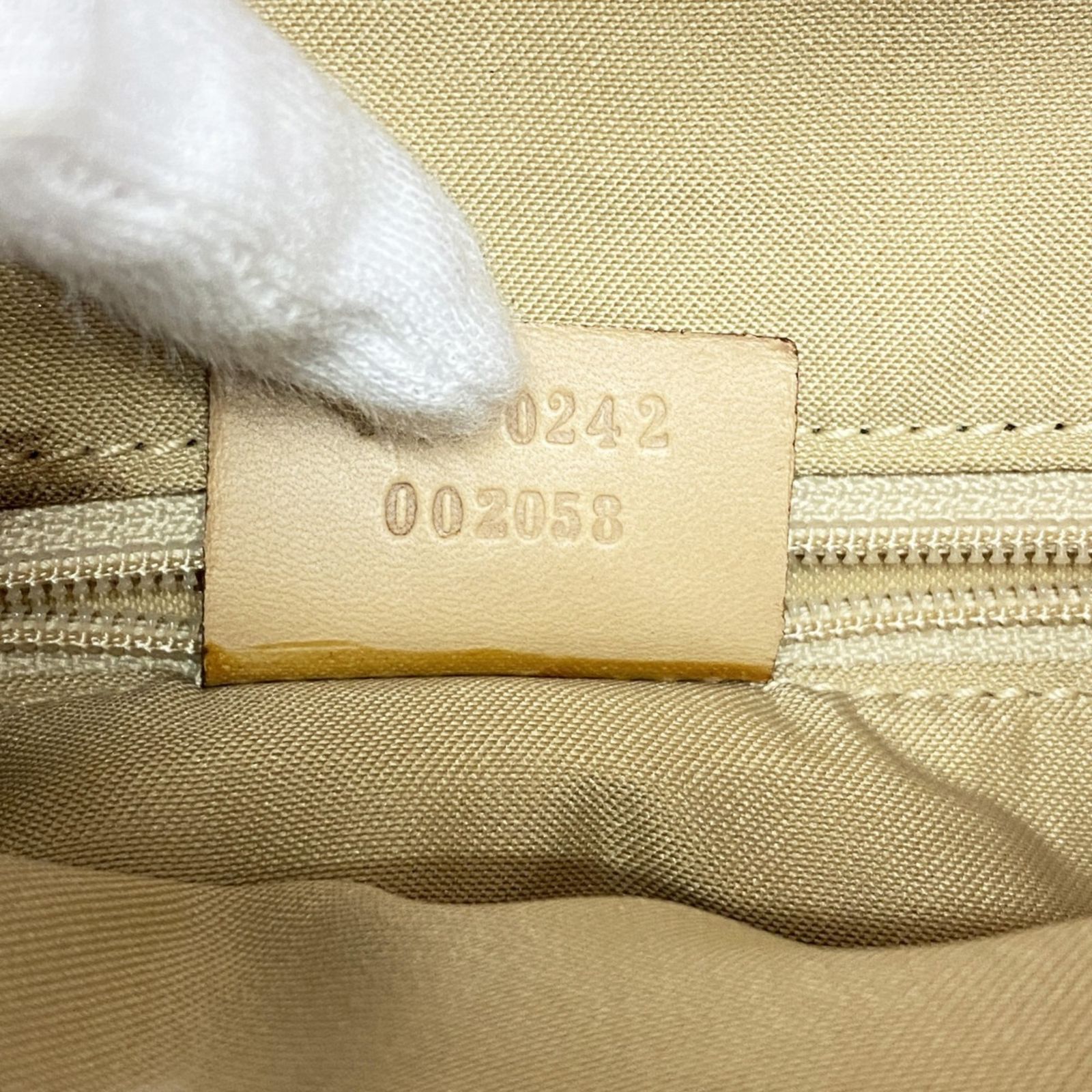 0242 キャンバス