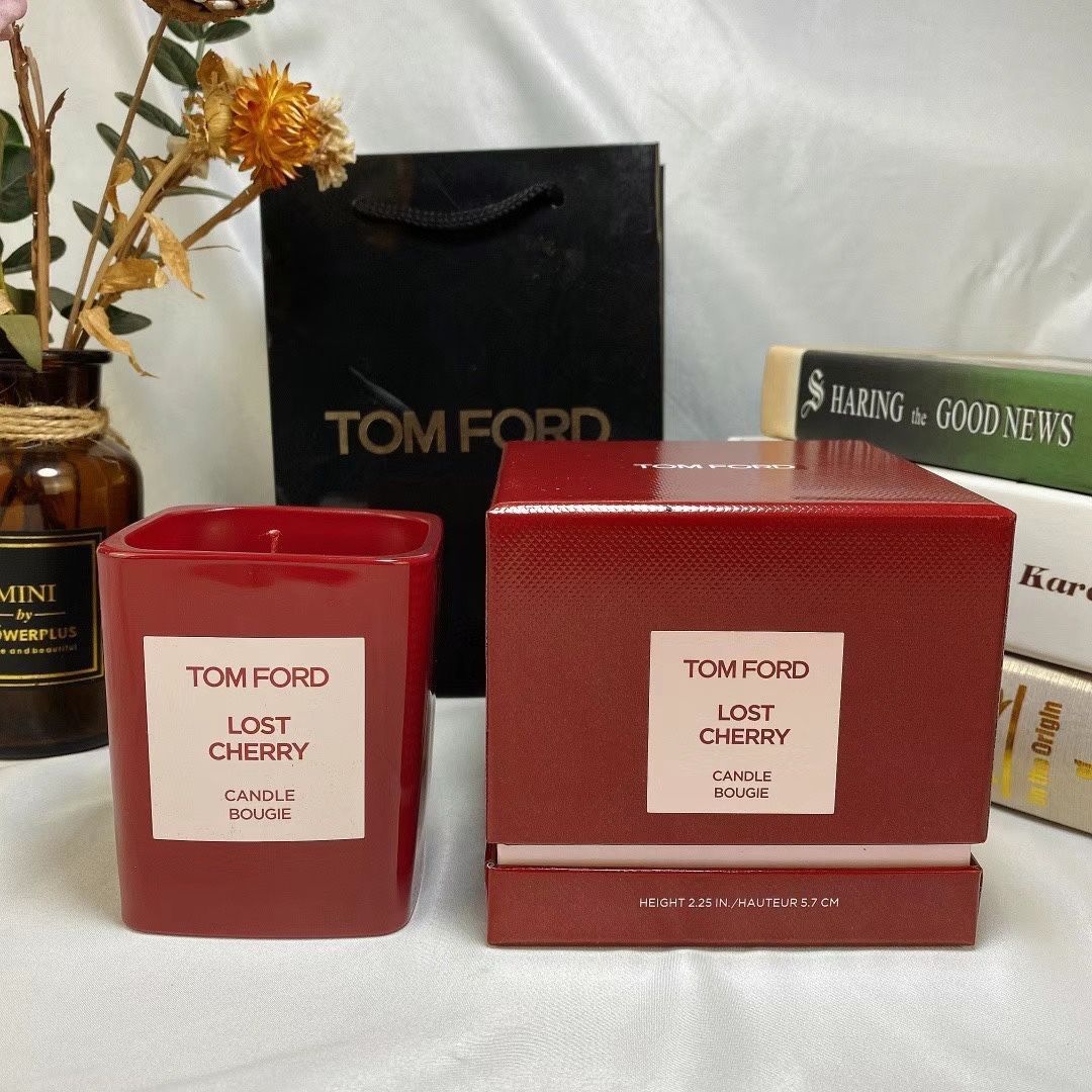 未使用 TOM FORD プライベート ブレンド キャンドル ロスト チェリー 