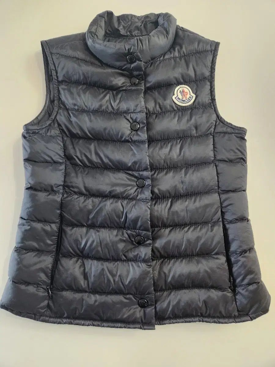 モンクレール 女の子 ダウンベスト