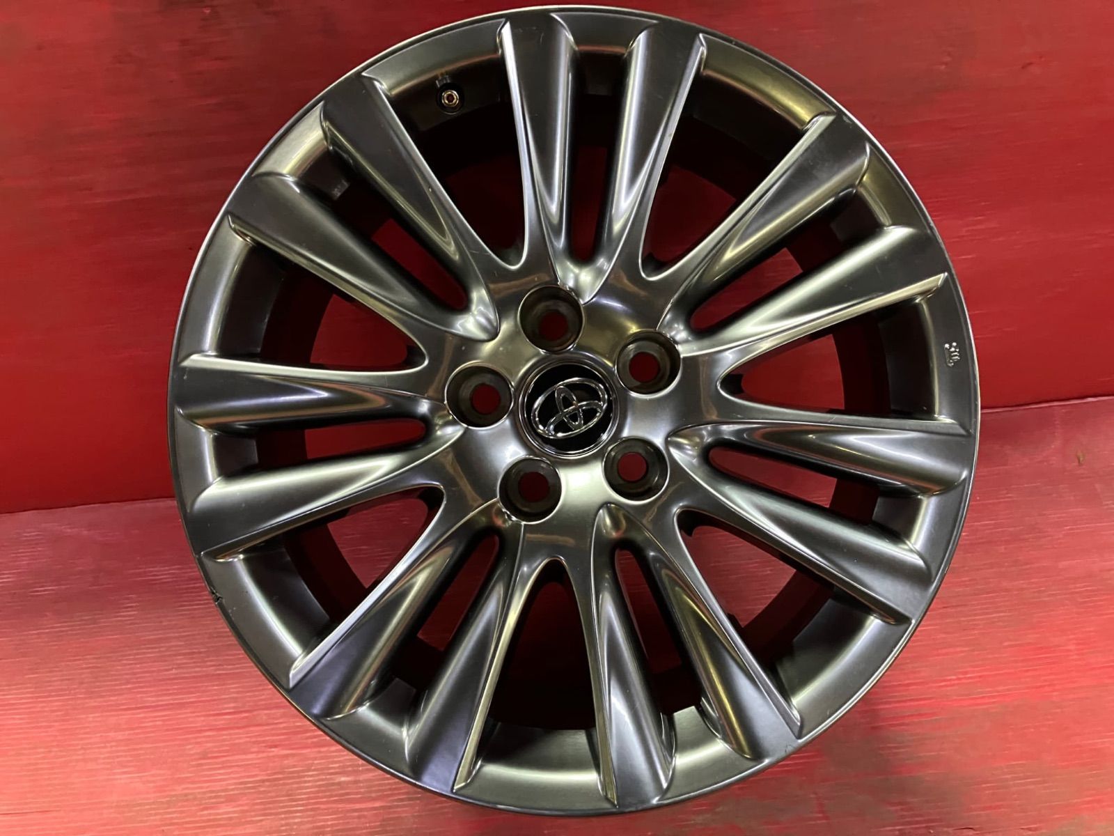 トヨタ ハリアー60 18インチ 純正ホイール 4つ トヨタハリアー60系純正アルミ4本セット 中古ホイール[18x7.5+45