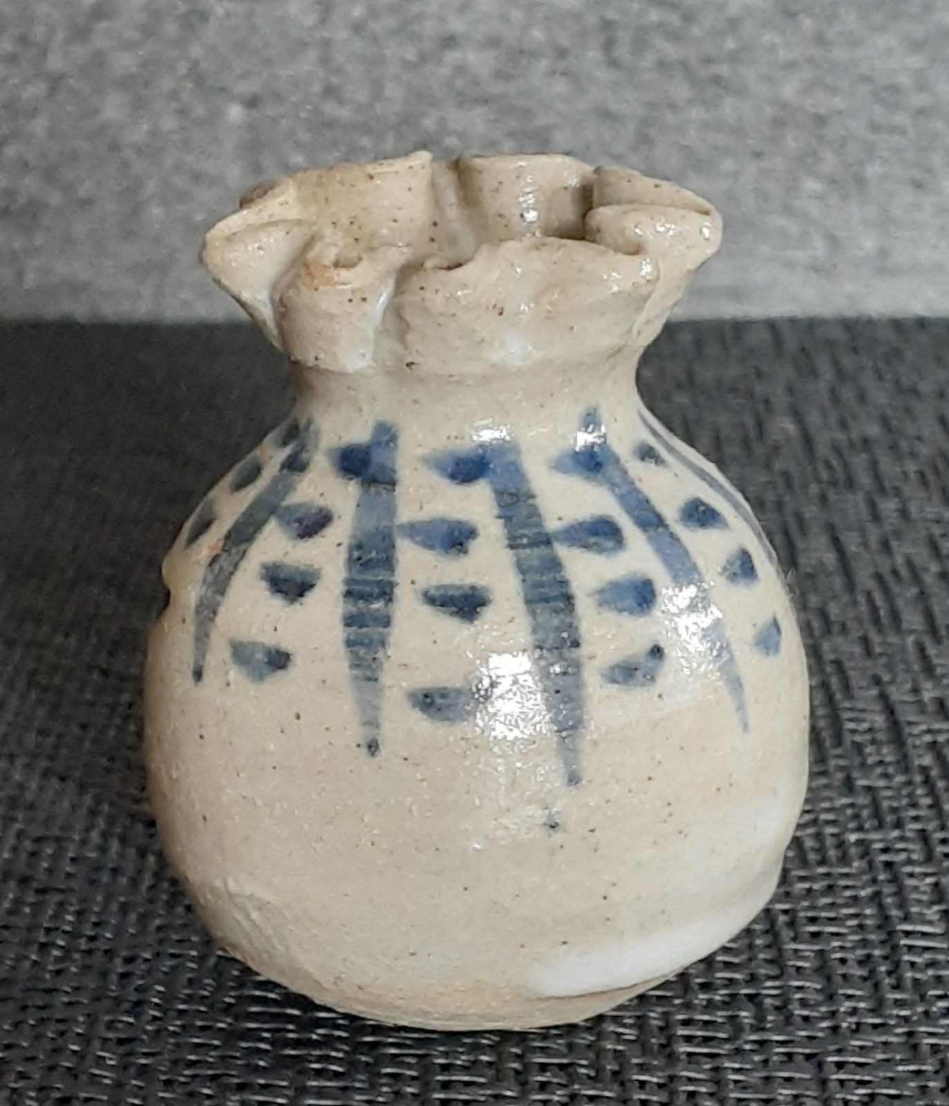 【宋胡録】古安南【東南アジア古陶磁器】ソコタイ　スコータイ　青華　小壺　花入れ 宋胡録】古安南【東南アジア古陶磁器】ソコタイ スコータイ 青華