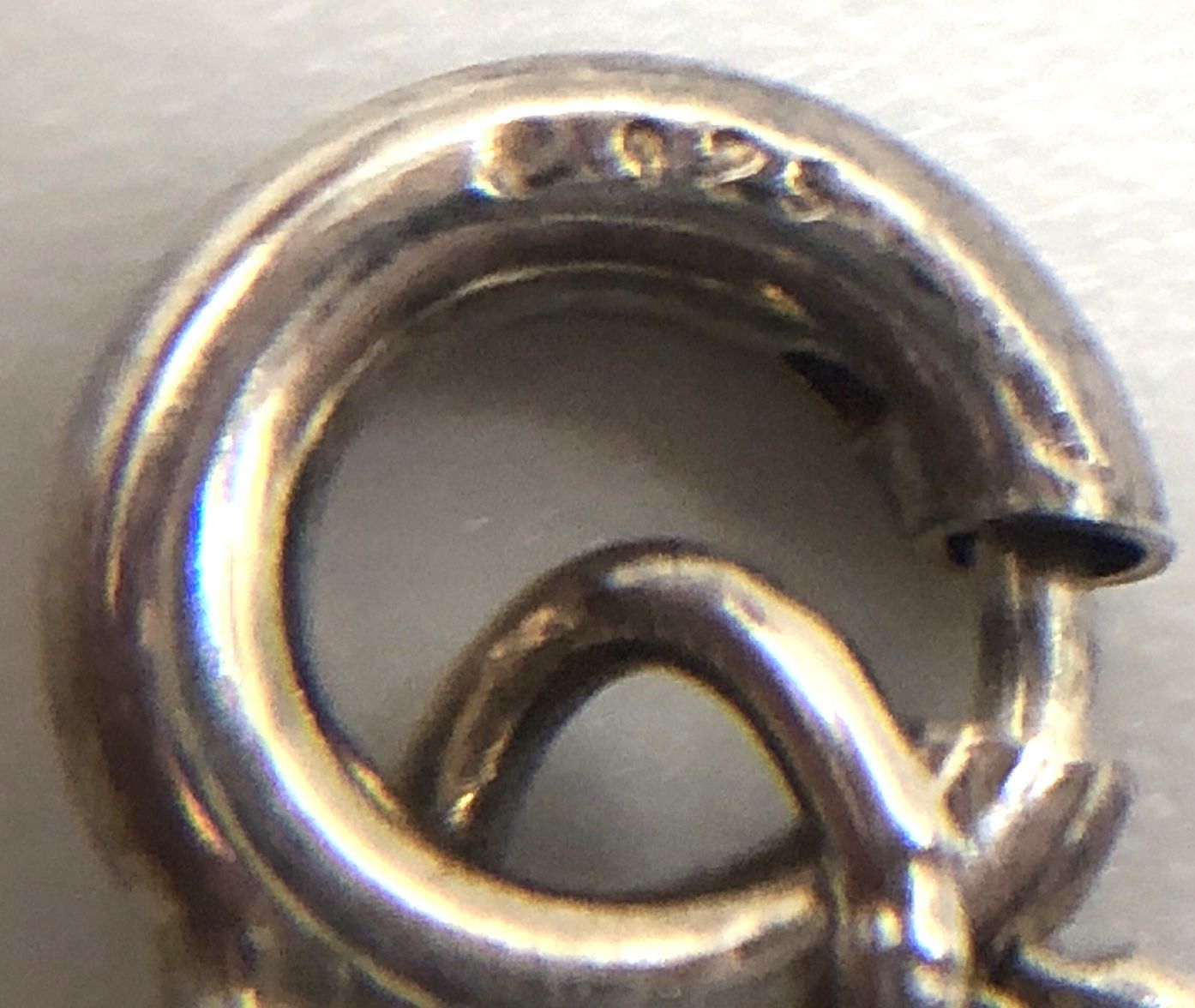 005618