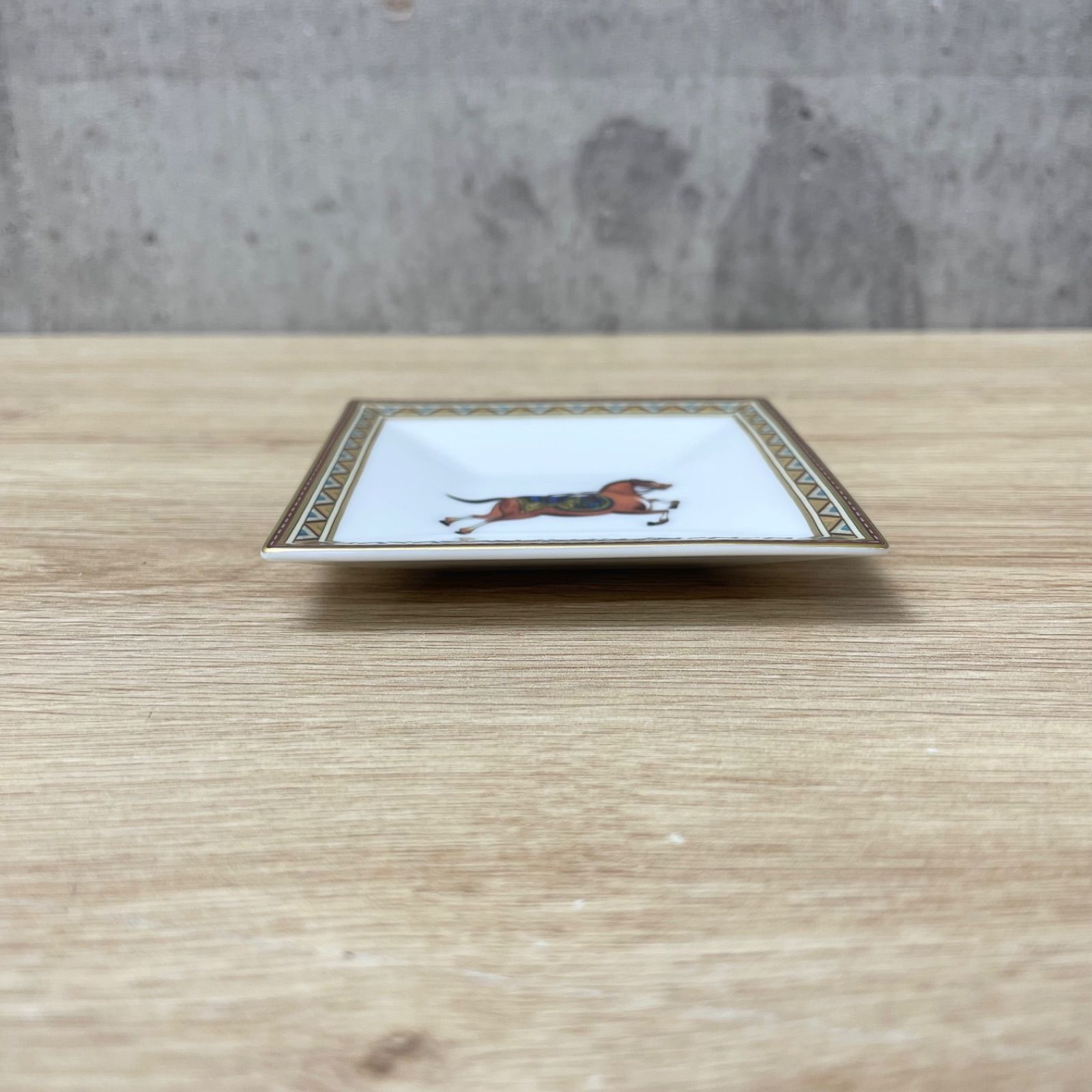 【極美品 送料込み】エルメス シュバルドリアン スクエアプレート 2025年最新】シュヴァルドリアンの人気アイテム - メルカリ