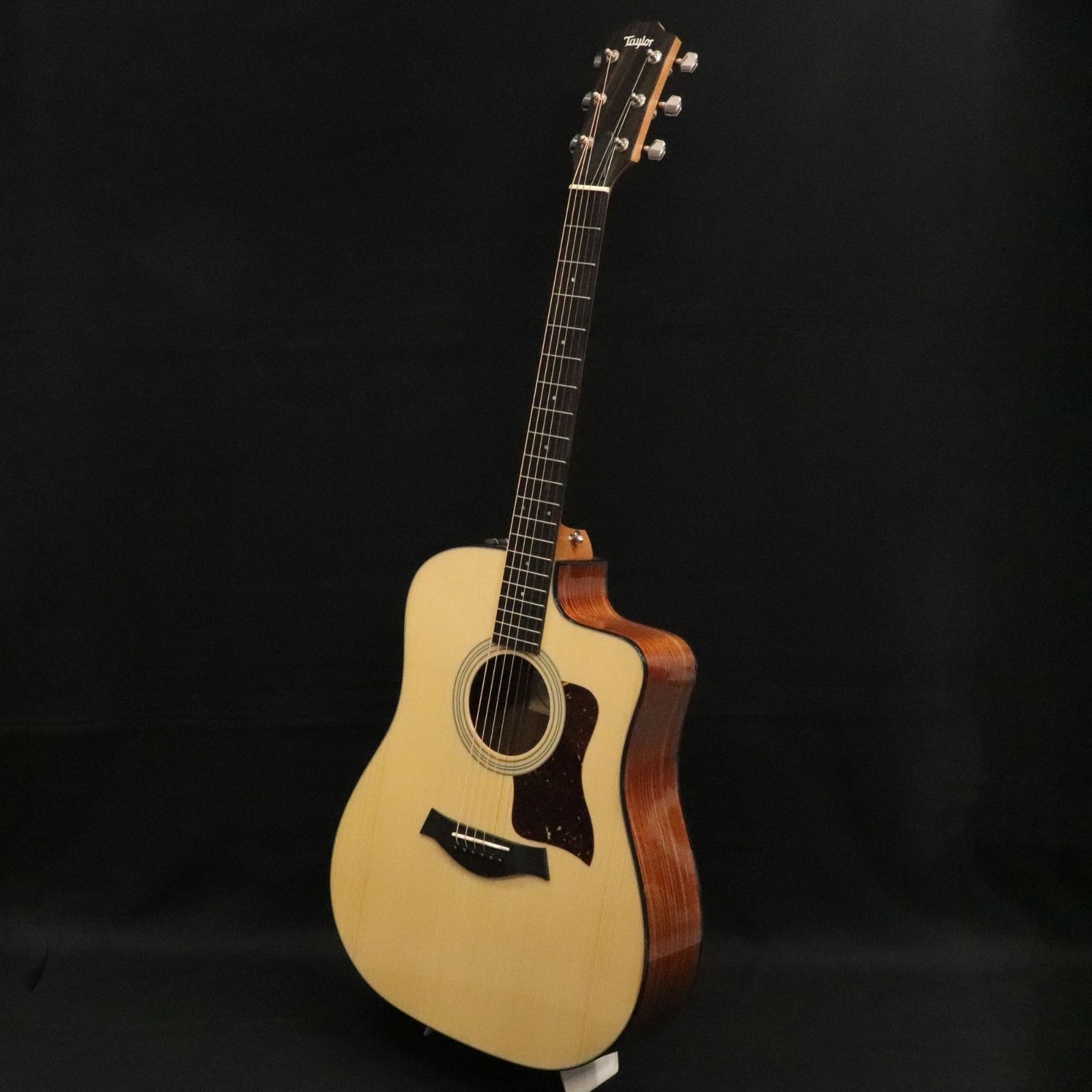 Taylor 210ce Plus