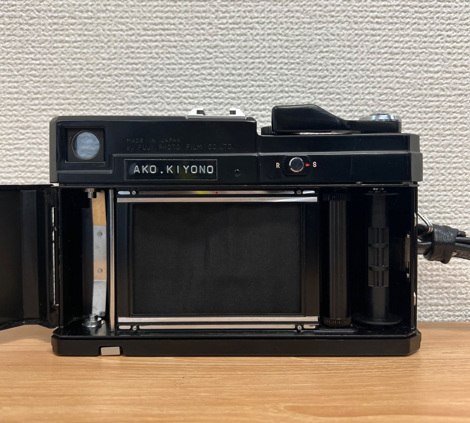 FUJICA フジカ G690 BLP ボディ中判カメラ / FUJINON S f3.5