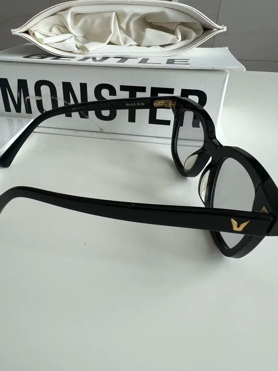 Gentle Monster ジェントルモンスター south side 黒 M@nster 様専用