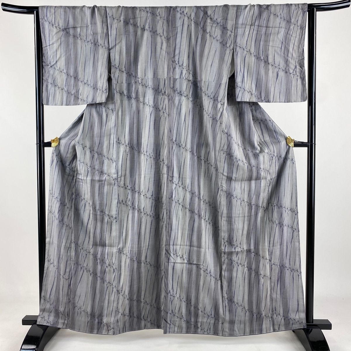 小紋 身丈162cm 裄丈64.5cm M 袷 紬地 やまと 幾何学模様 絞り 灰紫 正絹 秀品