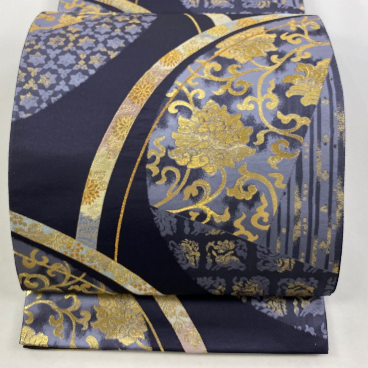 袋帯 となみ織物 落款 花唐草 葡萄 金糸 箔 紫 六通 正絹