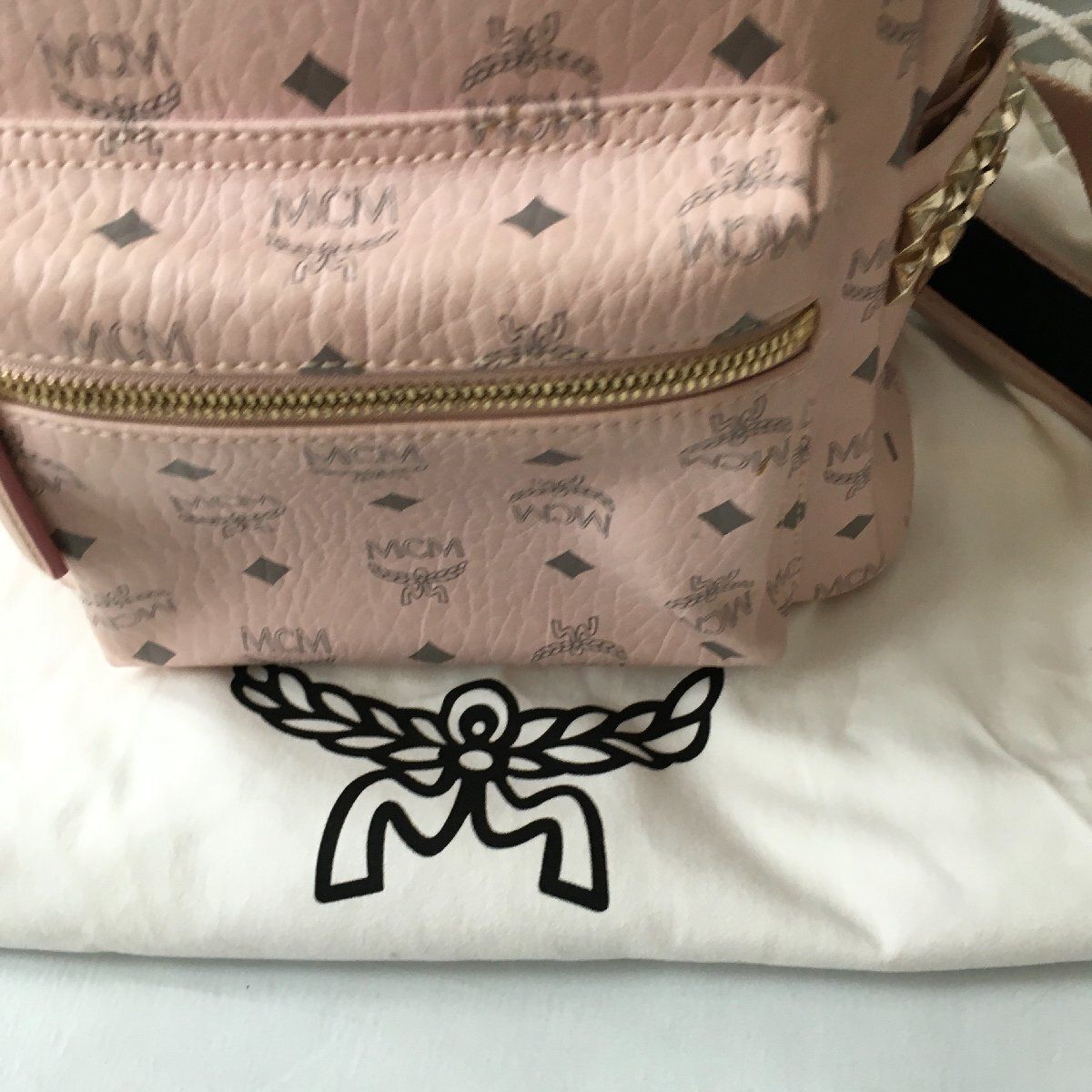 MCM エム シー エム レザー モノグラム スタッズ リュック バックパック DECORATOM_COM_BR