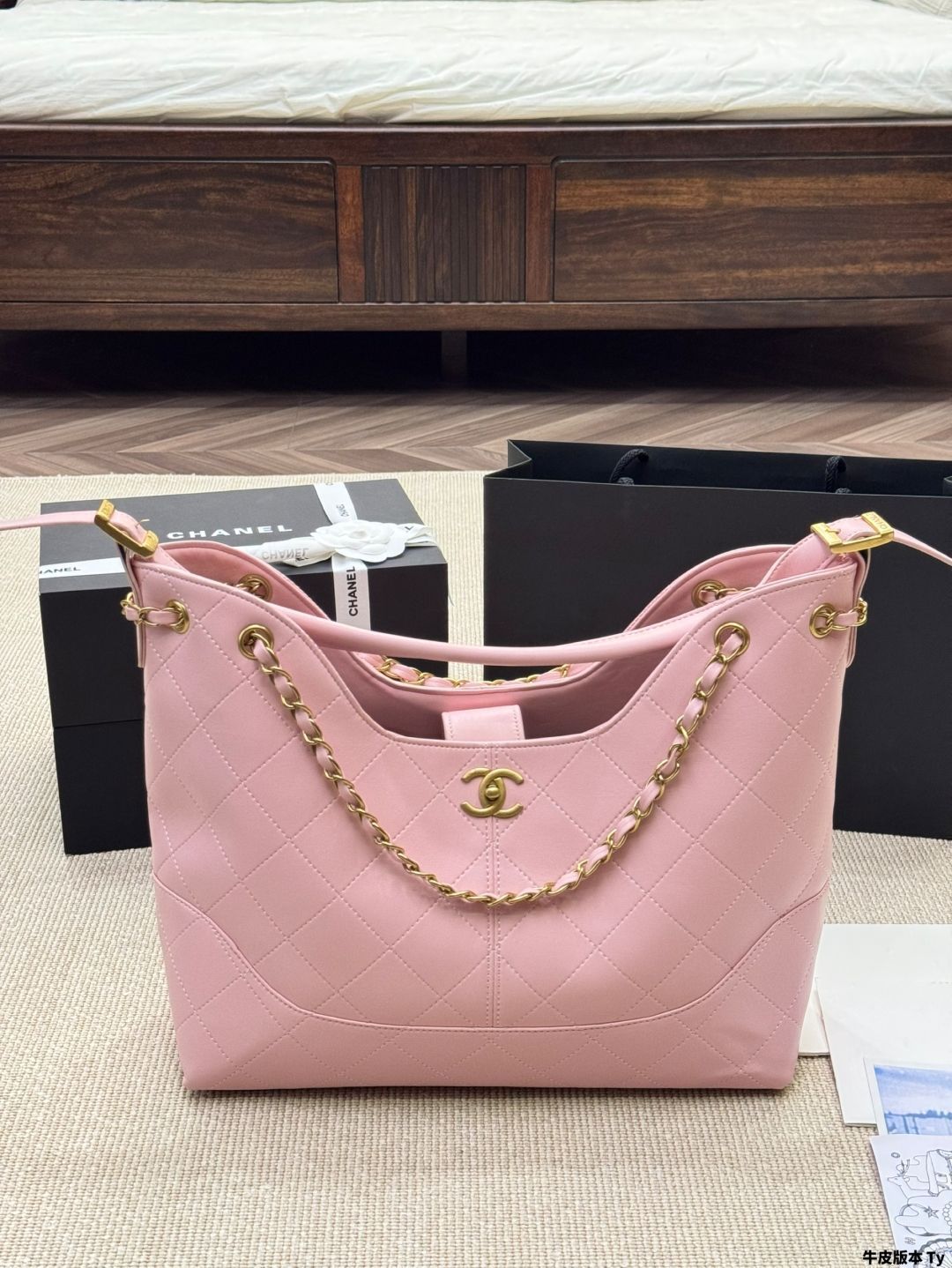 完売必至の上品トート♥【CHANEL】25B ショッピングバッグ ショッピングバッグ & ボーリングバッグ | CHANEL