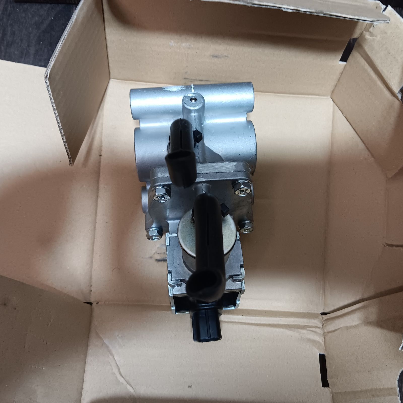 日野 3WAY MAGNETIC VALVE 27610-5081A バルブ 純正部品 未使用 日野 3WAY MAGNETIC VALVE 27610-5081A バルブ 純正部品 未使用