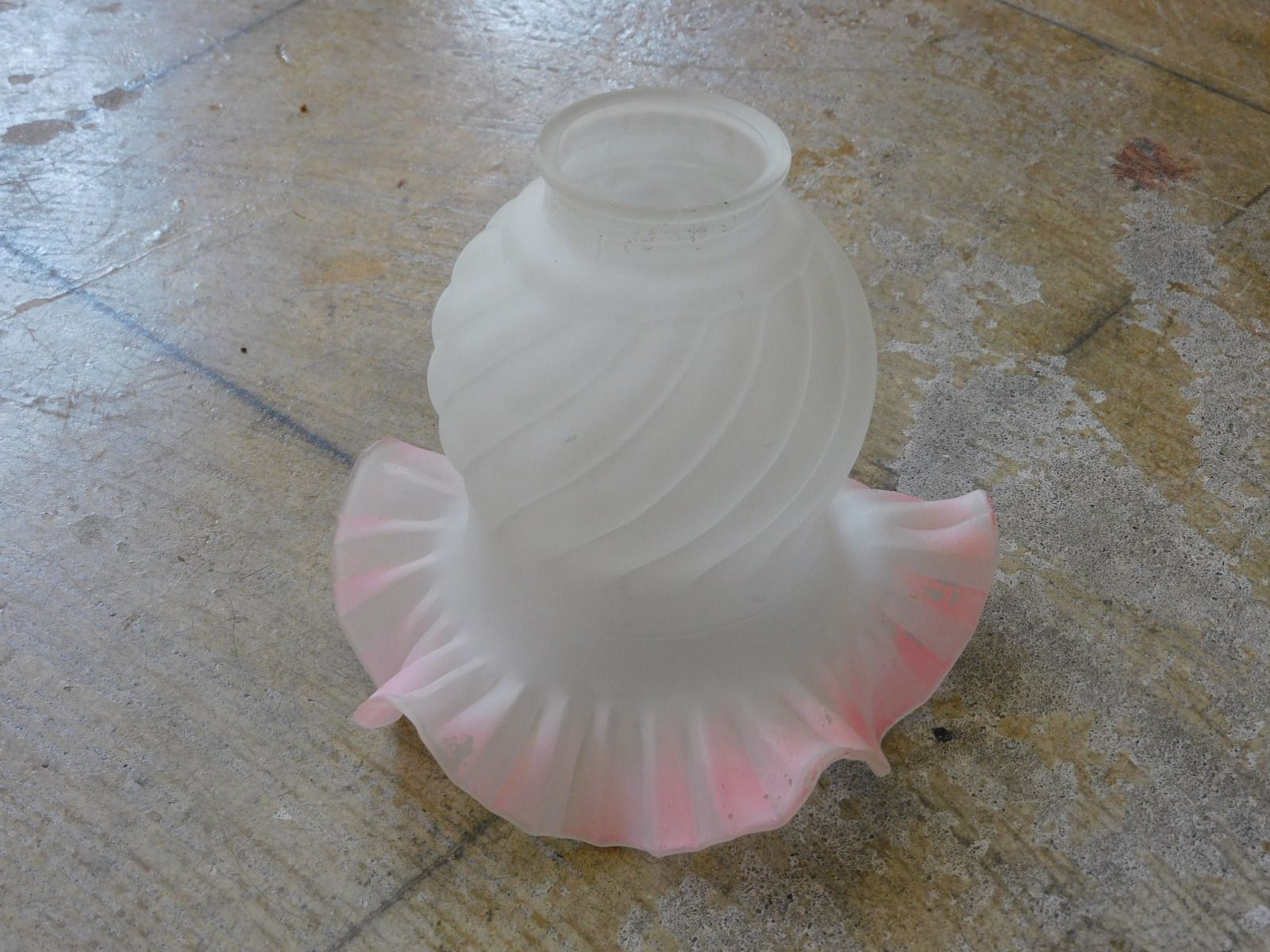 ふるいガラス電笠 すりガラス フリル 赤縁 HK-a-05434 アンティーク 電傘 ランプシェード ランプセード 照明 シーリングライト