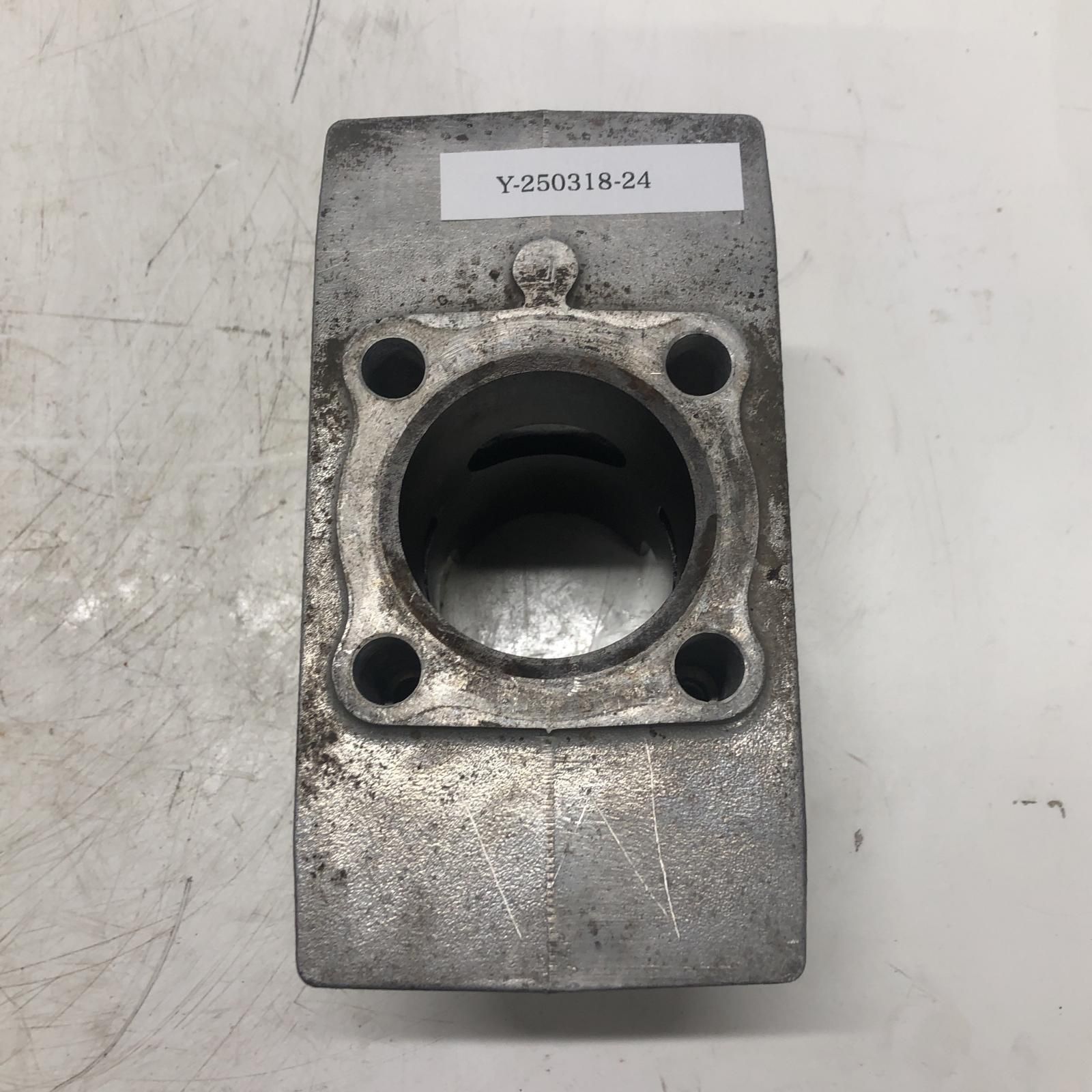 KAWASAKI 400SS KH400 シリンダー（2） 部品取り カワサキ KAWASAKI