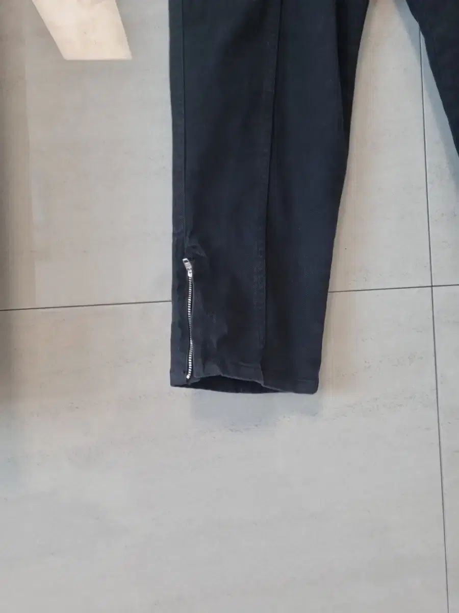 MAX MARA マックスマーラ 週末 W4 クロップフィット 黒 パンツ DECORATOM_COM_BR