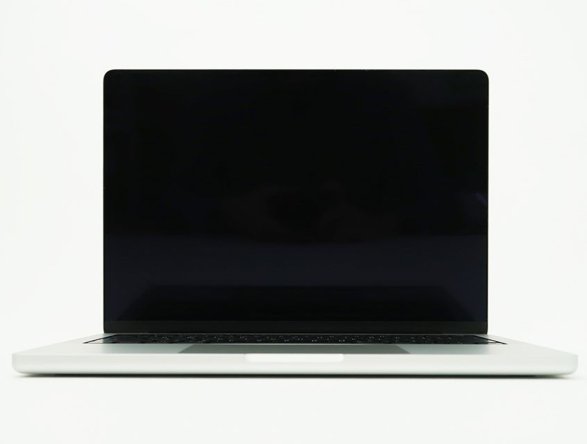 MacBook 馴染む Pro M1 Max 64GB/2TB 定価487,000円