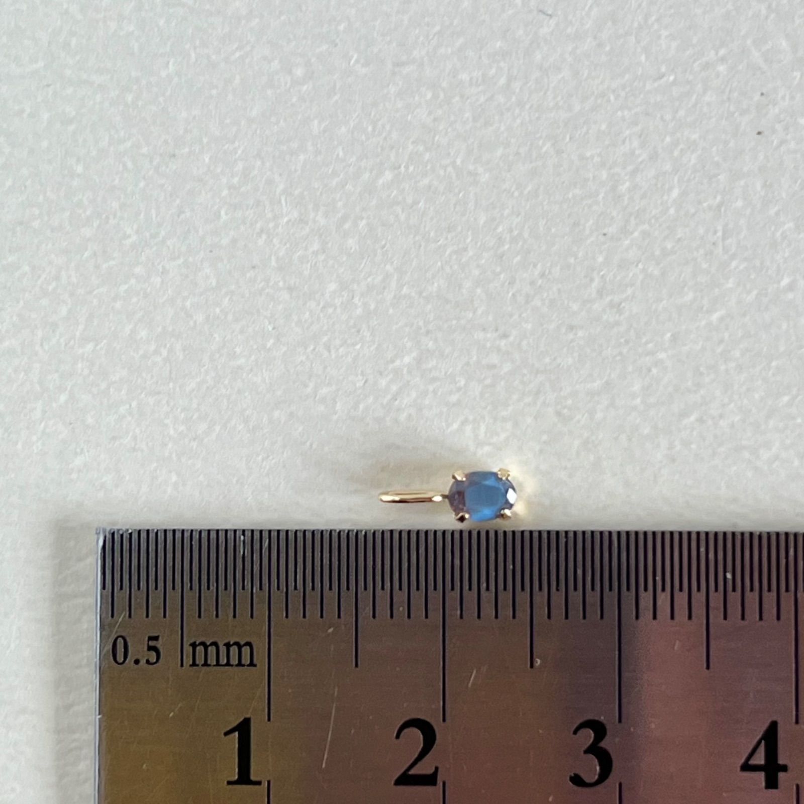 K18 天然石アレキサンドライトoval希少 レア ペンダントトップ 18金
