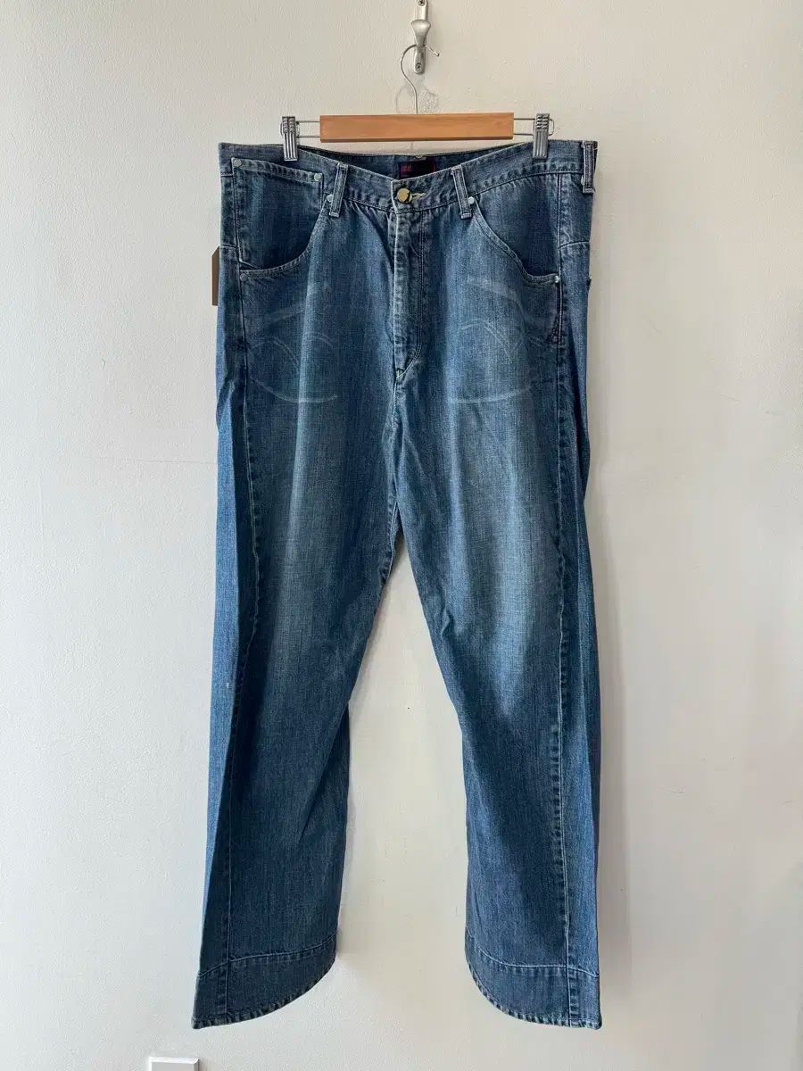 2 LEVI S リーバイス エンジン デニムパンツ