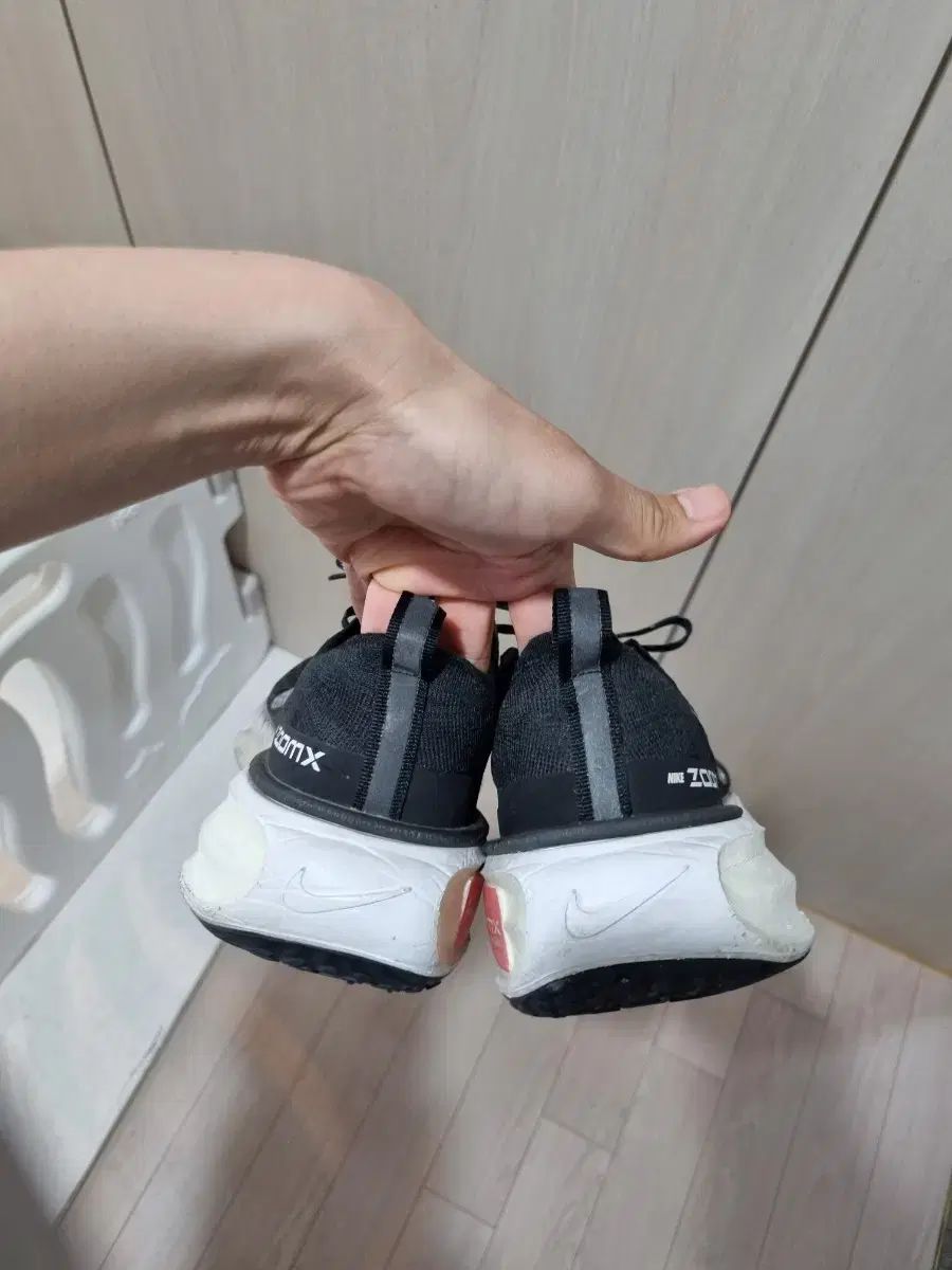 ランニングシューズ 270