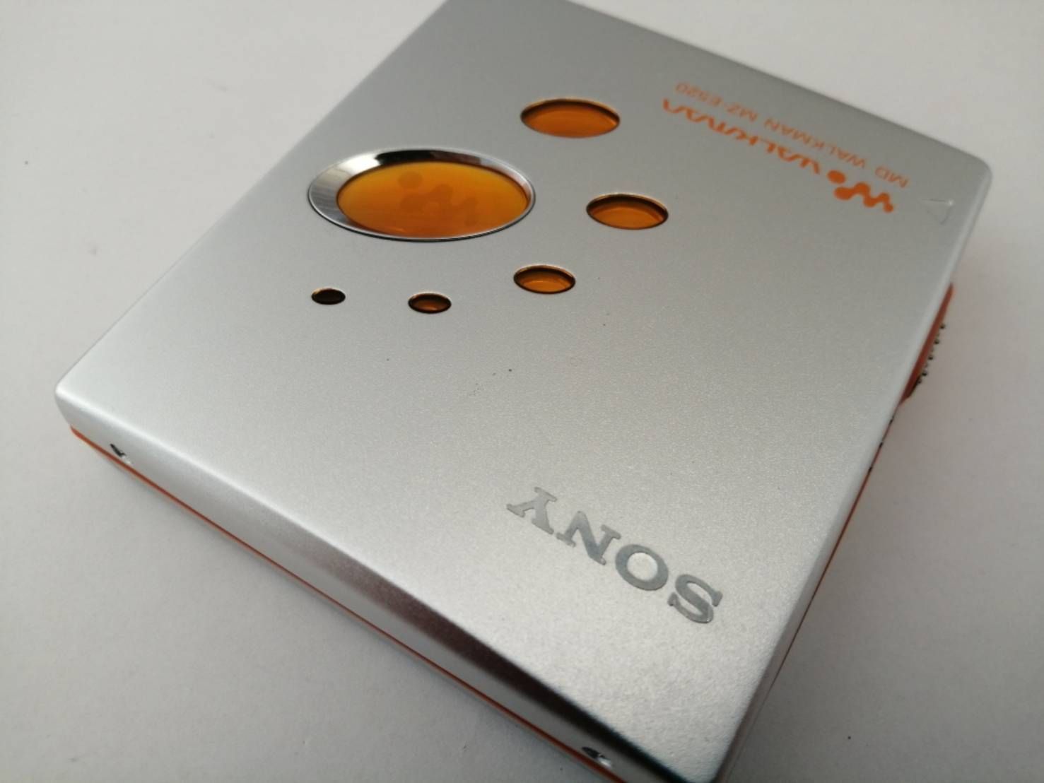 ソニー MDウォークマン MZ-E520 オレンジ - メルカリ