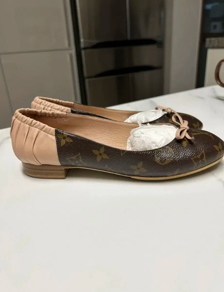 ルイヴィトン ジョイ バレリーナ フラット シューズ モデル