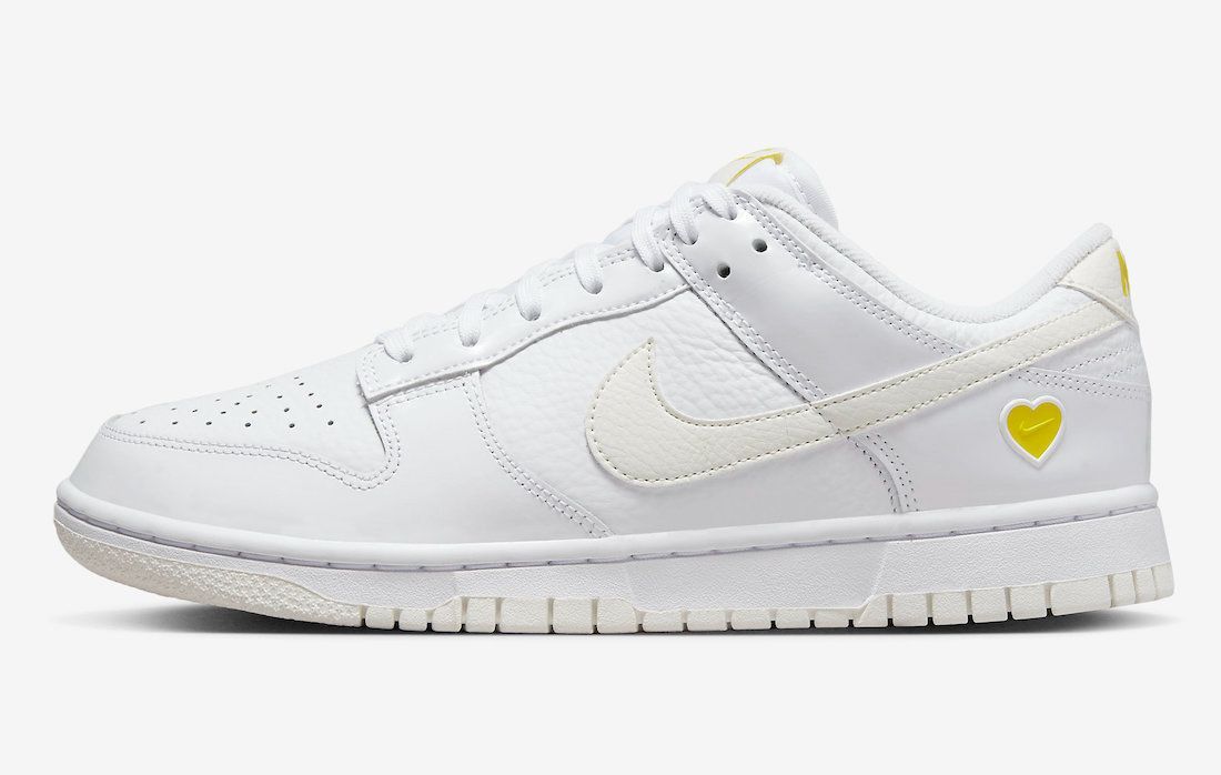 Nike WMNS Dunk Low 