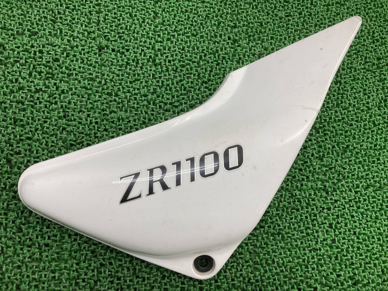 ゼファー1100 サイドカバー 右 36001-1479 カワサキ 純正 中古 バイク