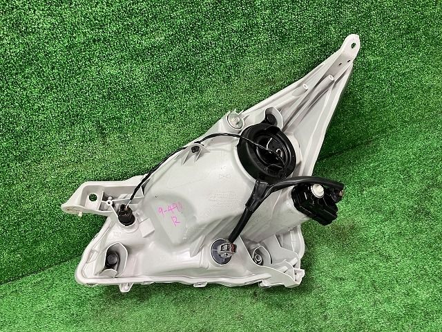 ムーヴ LA110S 右ヘッドランプ ヘッドライト L スタンレー P9501 81110-B2700 T26