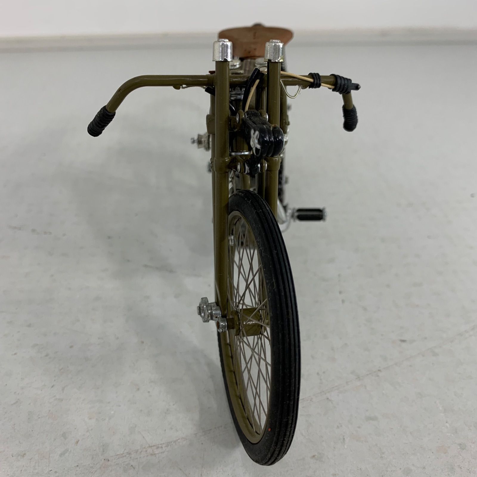 Harley-Davidson 8valve racer circa 1927 1／10 scale die-cast metal