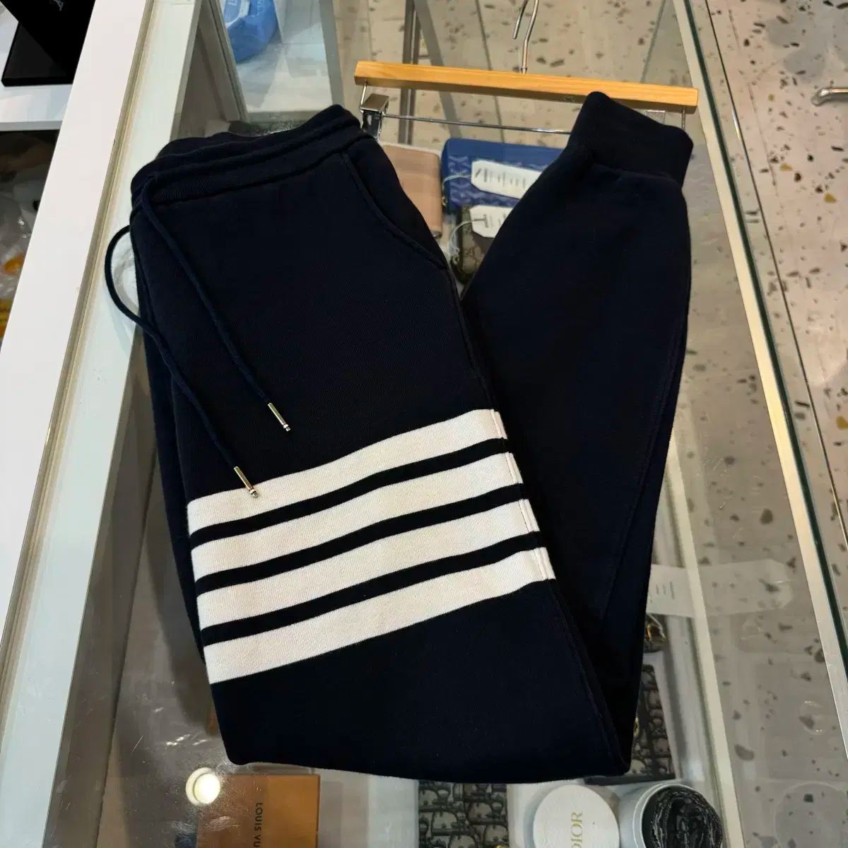 正規品 Thom Browne トム ブラウン 四本サイドライン ジョガーパンツ ネイビー