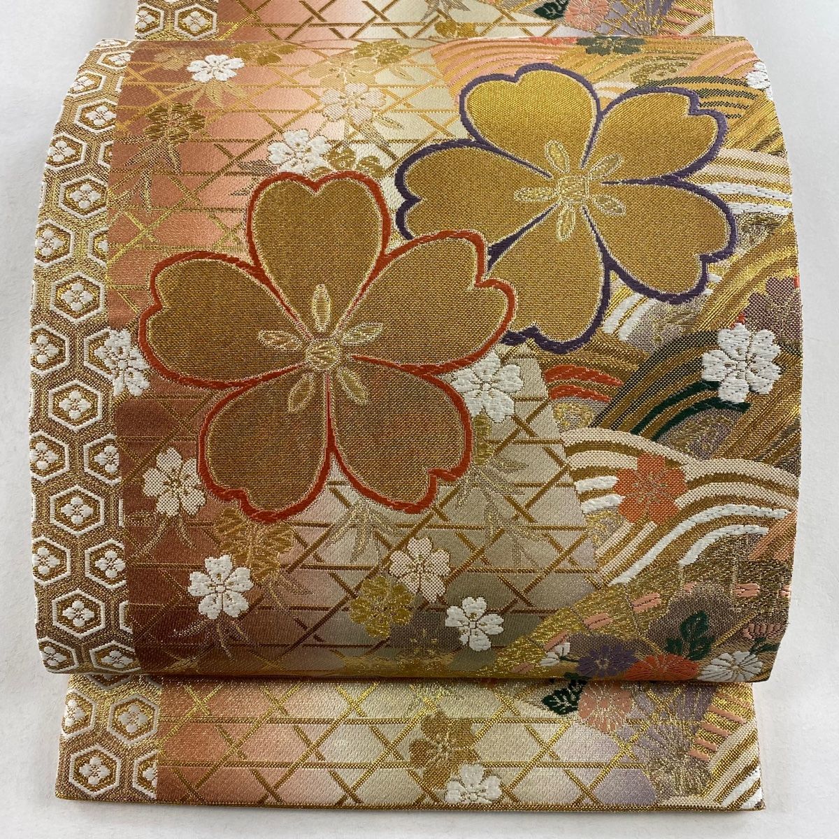 袋帯 美品 秀品 振袖向き 関西仕立て 桜 籠目 箔 金糸 金色 六通