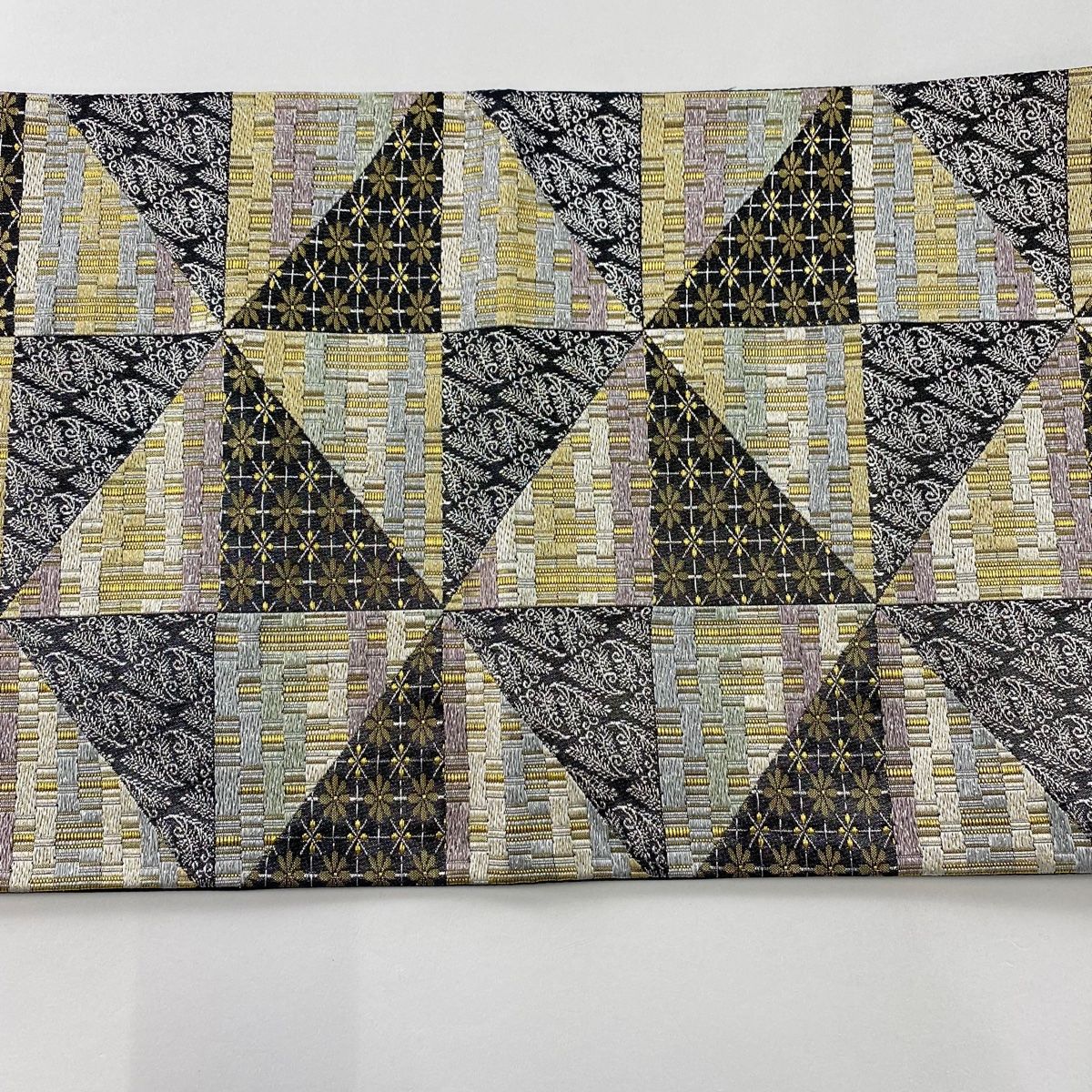 袋帯 美品 名品 草花 三角 金銀糸 箔 黒 六通 正絹 【中古