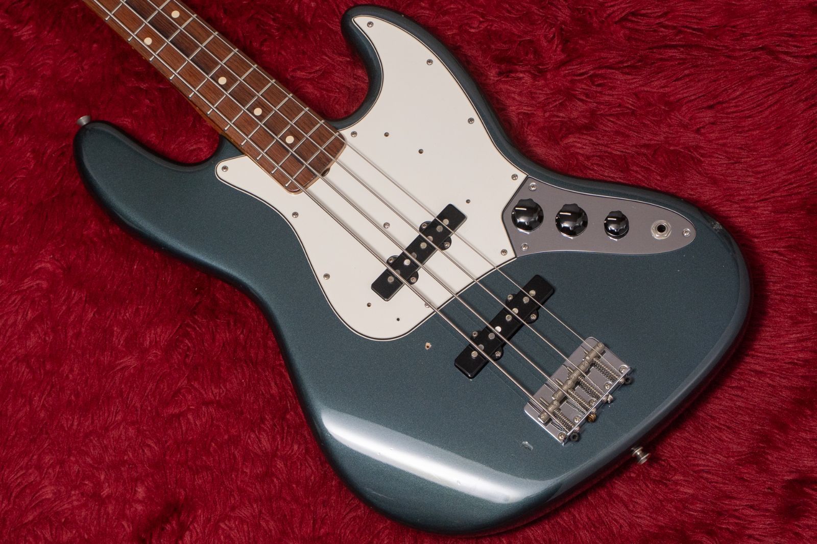 前オーナーによる自作プレジションベース 前オーナーによる自作プレジションベース Fender プレジションベース