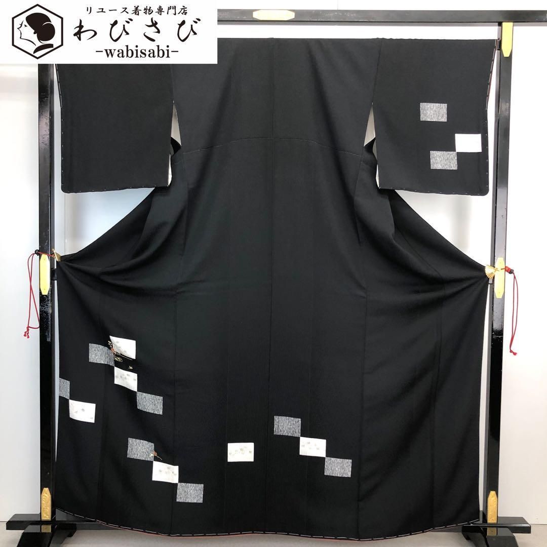 ☆ 付下げ 四角に刺繍の花模様 黒色 縮緬 ガード加工 しつけ糸 K-4399 付下げ 四角に刺繍の花模様 黒色 縮緬 ガード加工 しつけ糸 K-4399