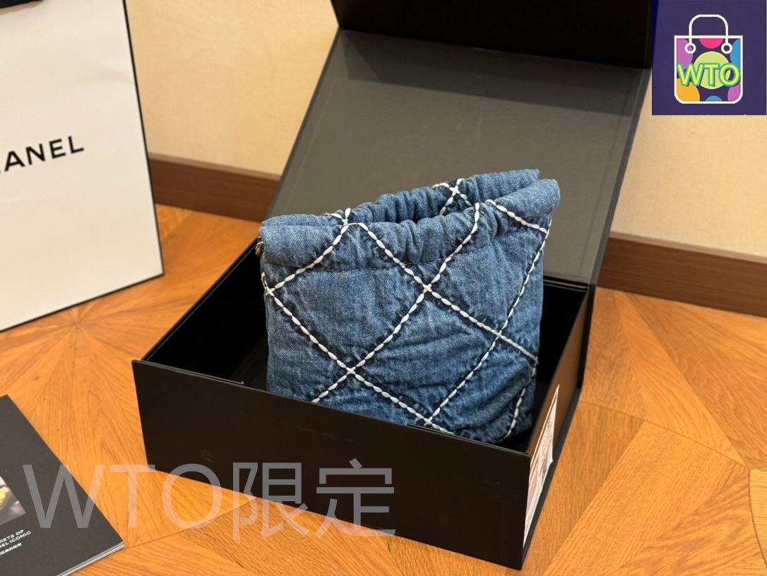 リゾートシーンや旅行にも最適♪【CHANEL】ショッピング バッグ シャネルCHANELのショッピングバッグには、財布、キーバッグ