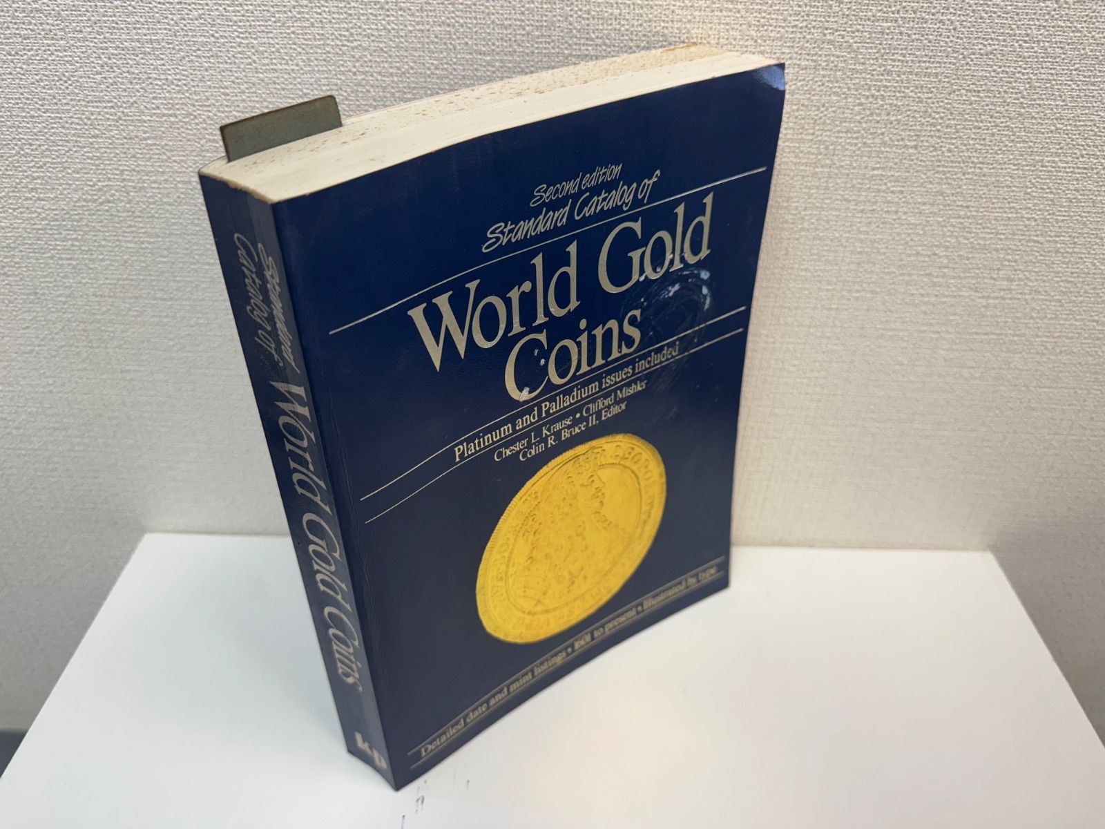 洋書】World Gold Coins - メルカリ