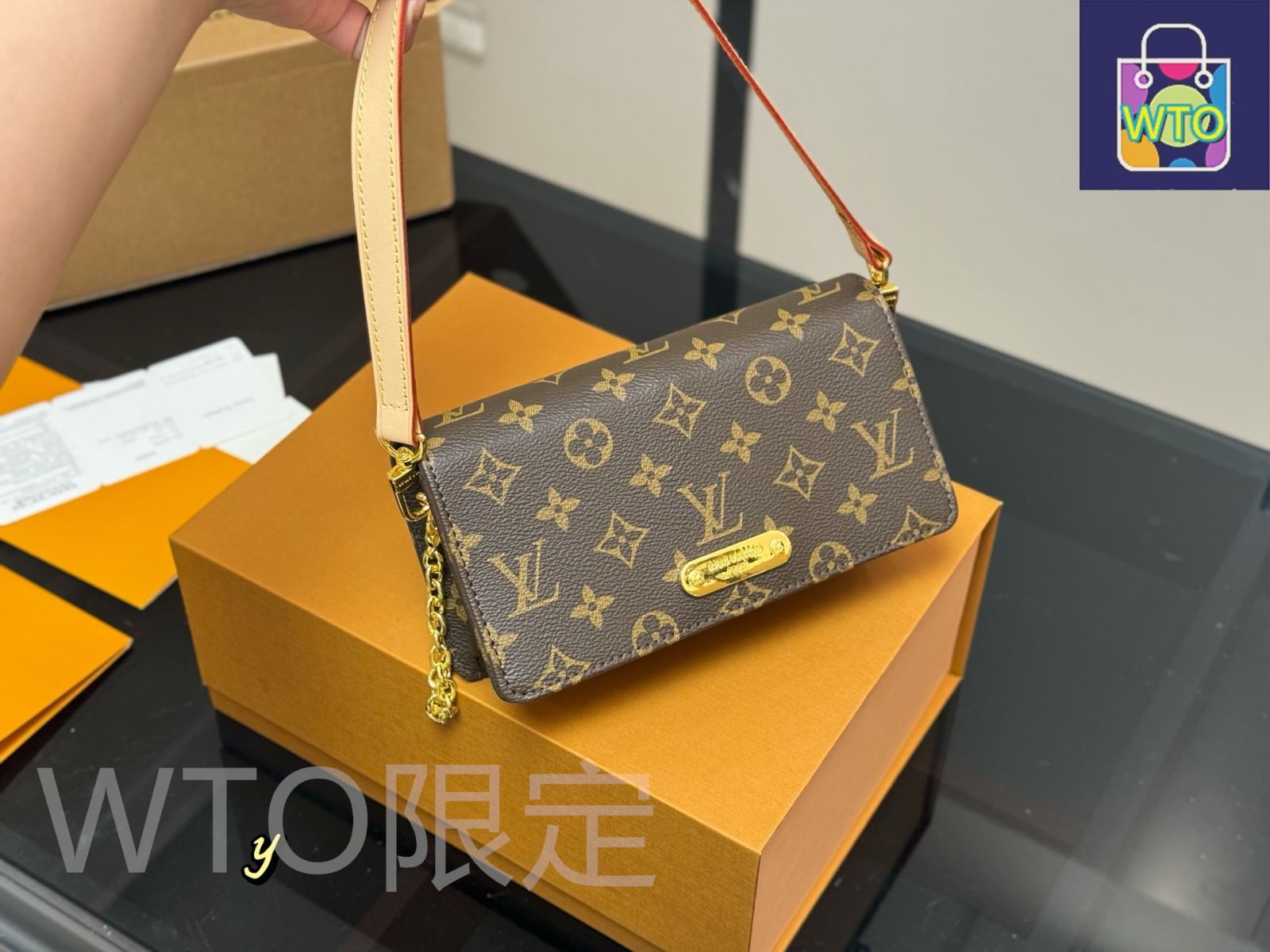 LOUIS VUITTON - ルイヴィトン リリー様 ウォレット オン チェーン・リリー モノグラム｜ルイ・ヴィトン
