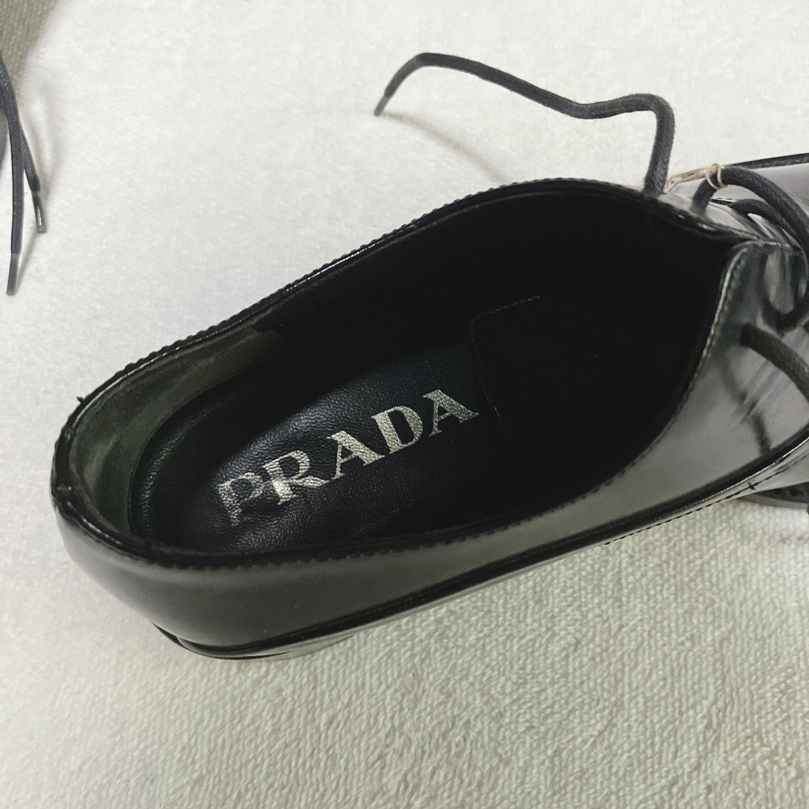 PRADA レザーシューズ