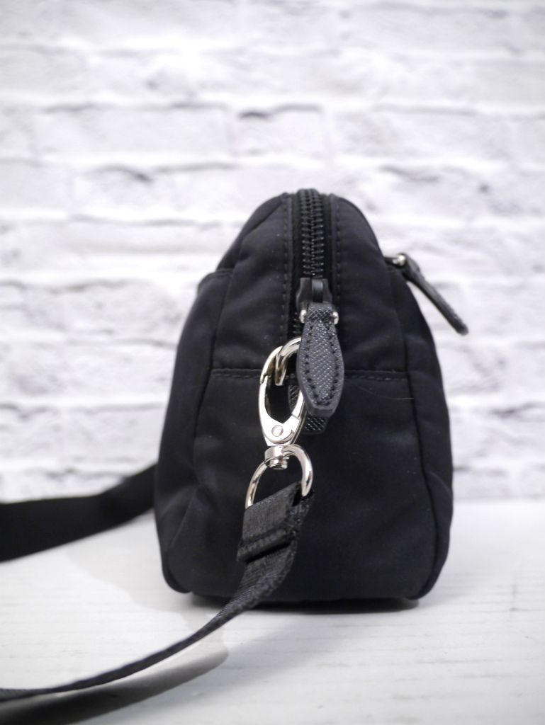 ◆PRADA プラダ ナイロンxレザー クロスボディ カメラ バッグ ポーチ 黒 美品◇ PRADA プラダ ナイロンxサフィアーノレザー クロスボディ